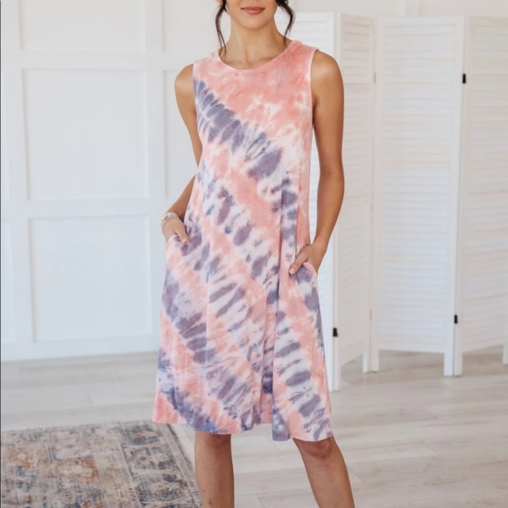CORAL ARCHES TIE DYE DRESS